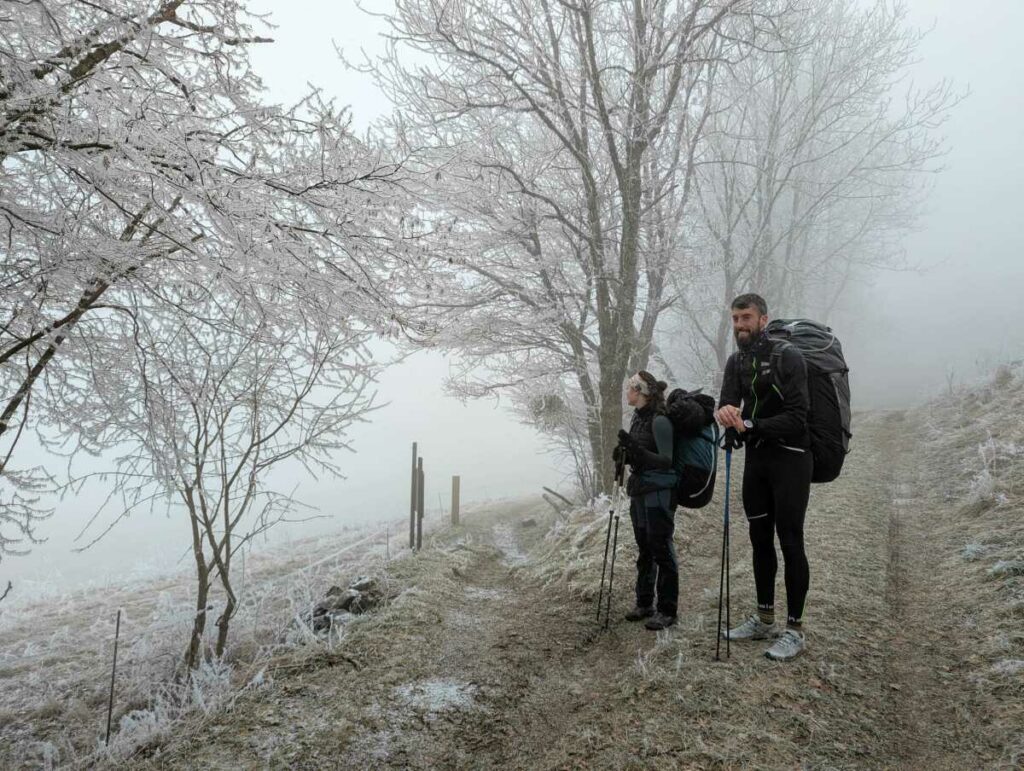 Arrivée dans la brume et le froid